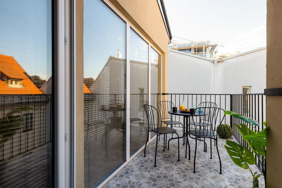 Property building, Patio, Day, View (from property/room), Balcony/Terrace, Seating area