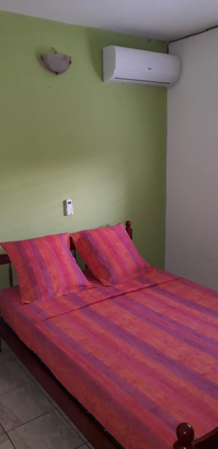 Bed, Photo of the whole room, air conditioner