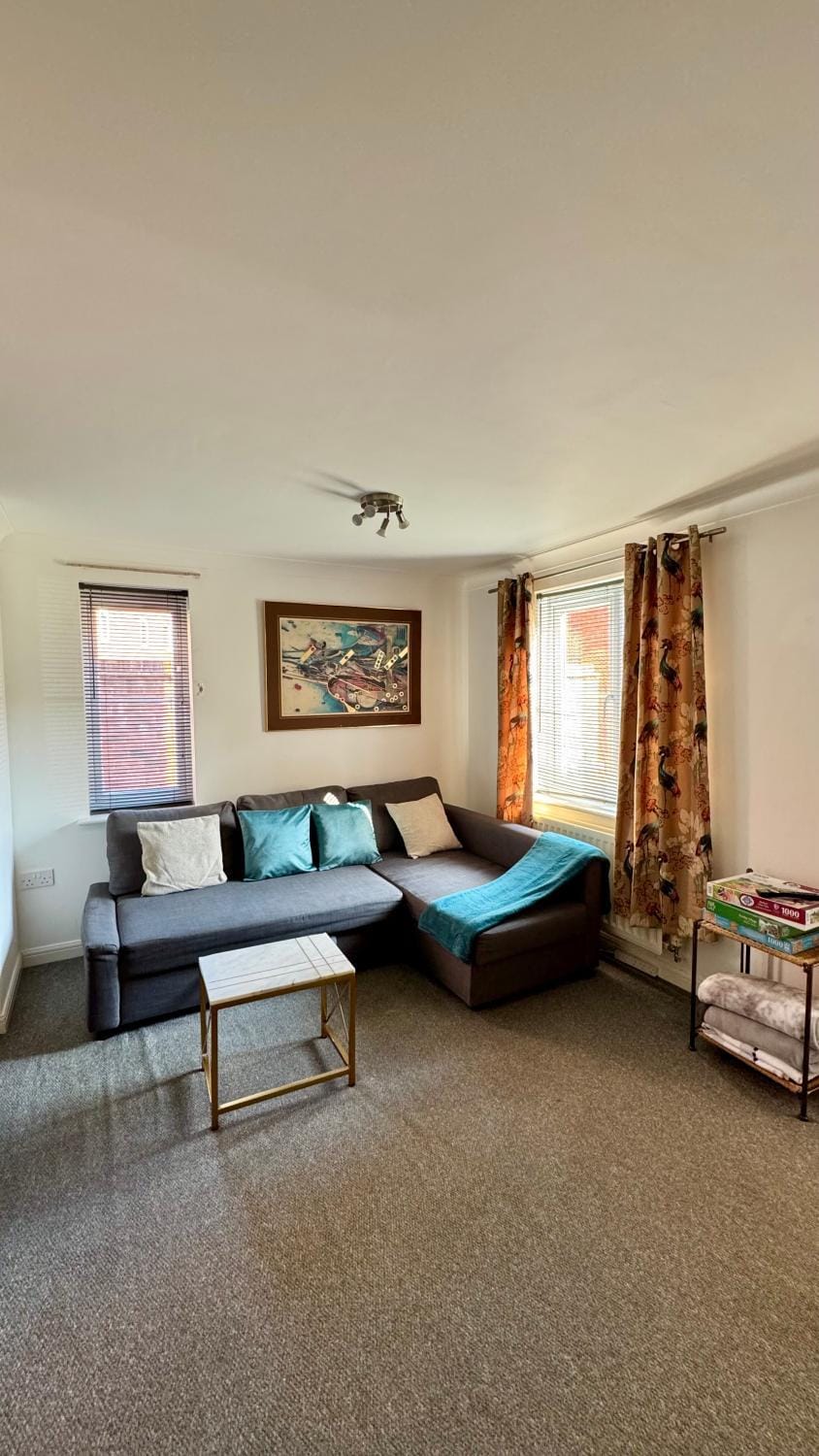 Orchid Cotswold Stone house House in Swindon