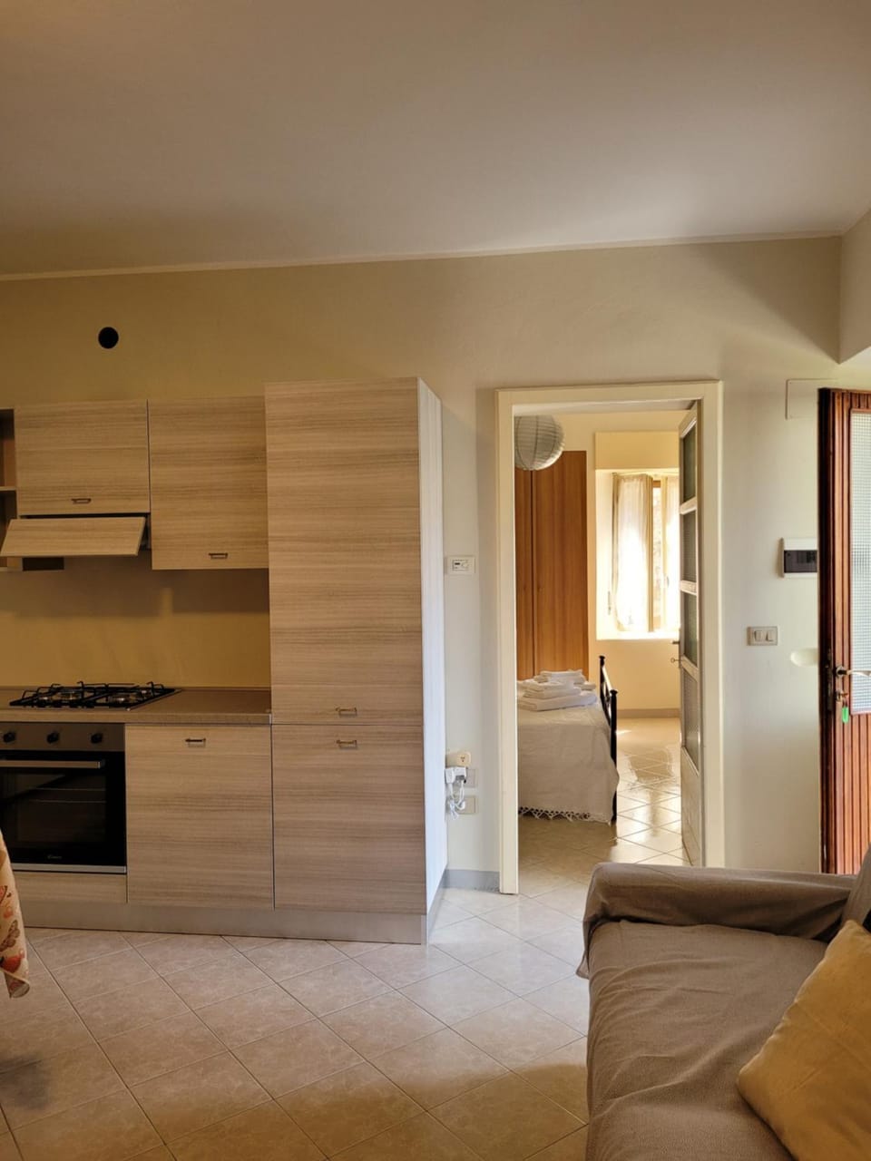 Bed, Kitchen or kitchenette, Living room