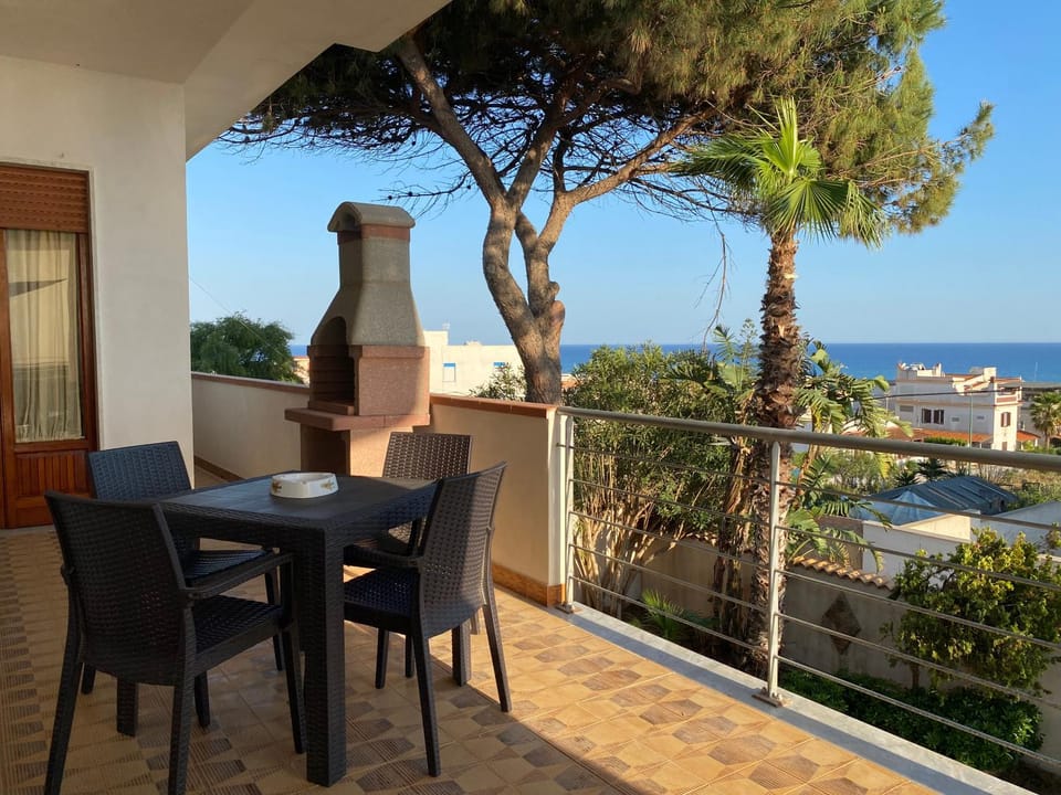 BBQ facilities, Balcony/Terrace, Sea view