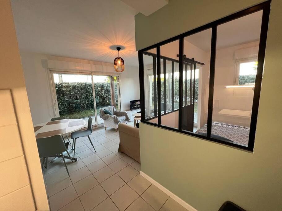 Living room, Seating area