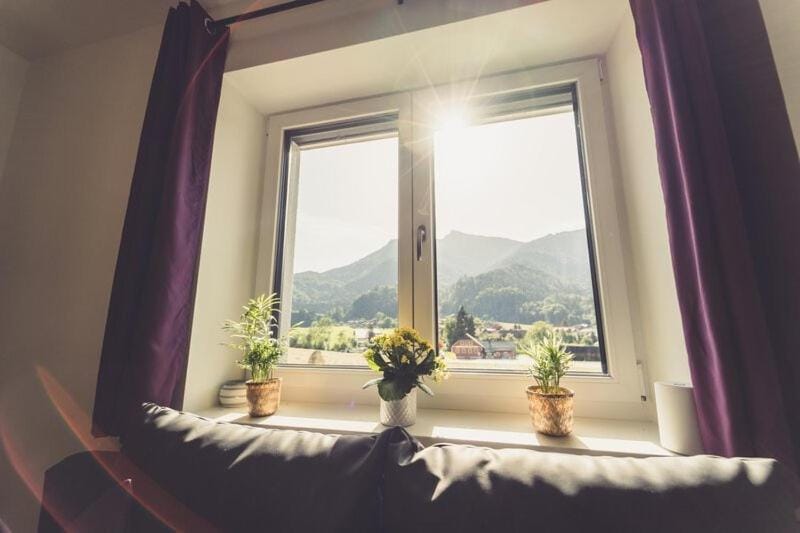 Bedroom, Mountain view