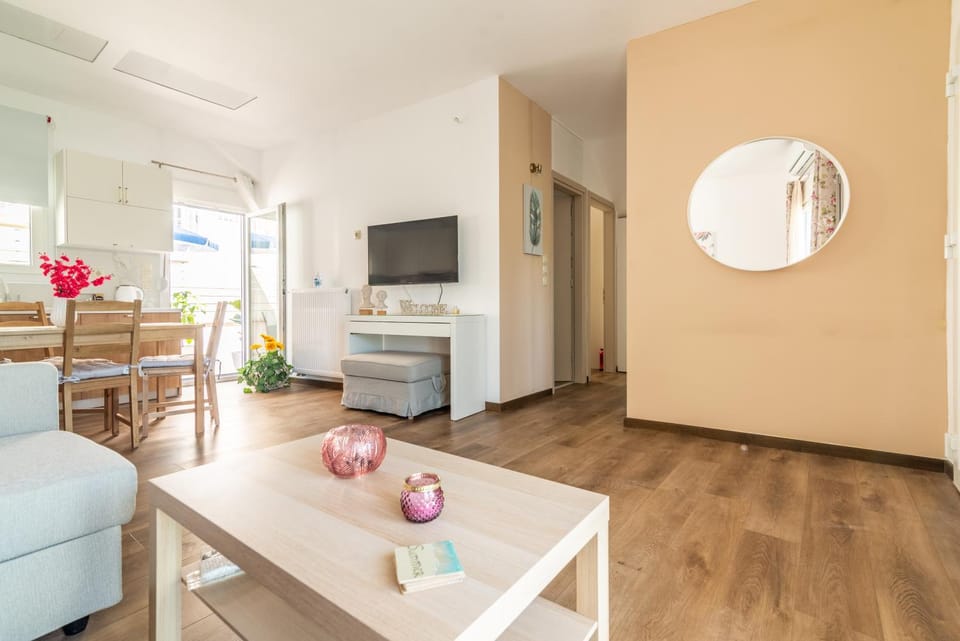 Communal lounge/ TV room, TV and multimedia, Kitchen or kitchenette, Living room, Seating area
