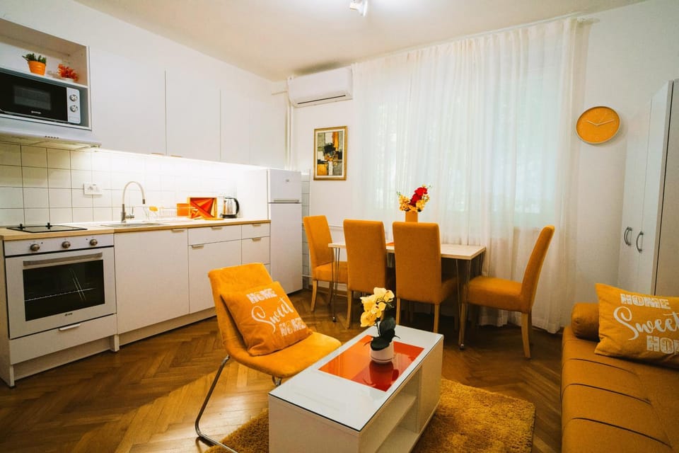 Kitchen or kitchenette, Living room, Dining area