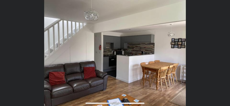 Kitchen or kitchenette, Living room, Seating area