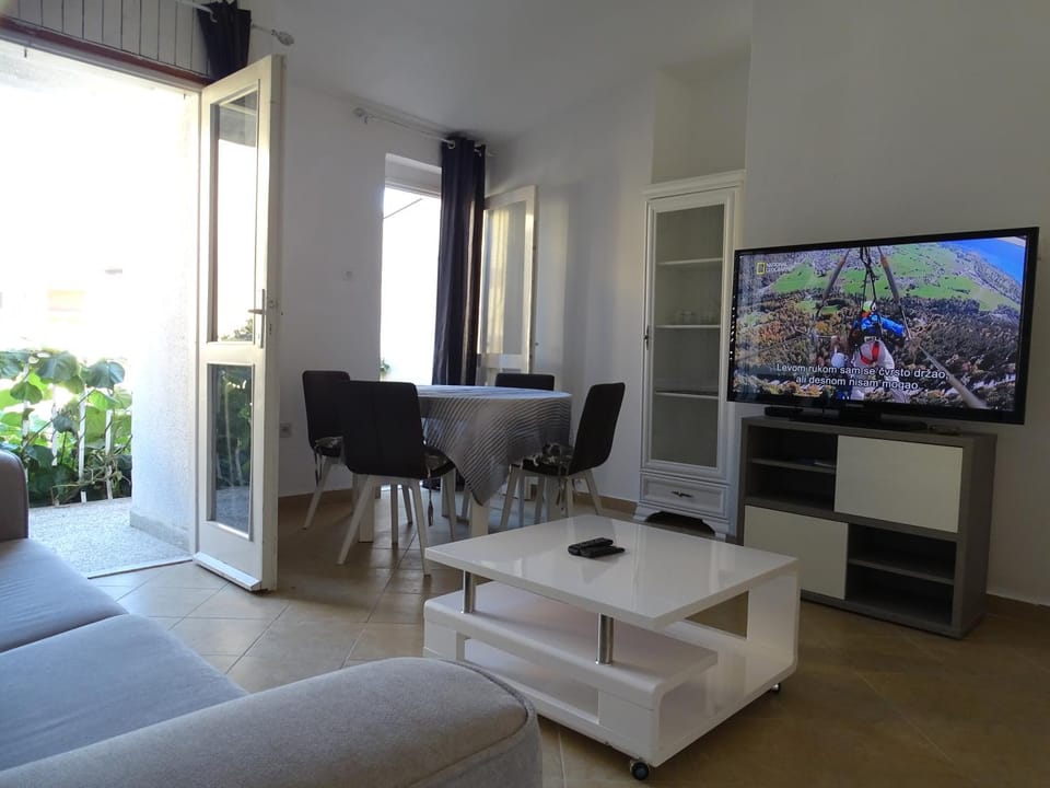Apartment Hypnos Petrovac Apartment in Budva Municipality
