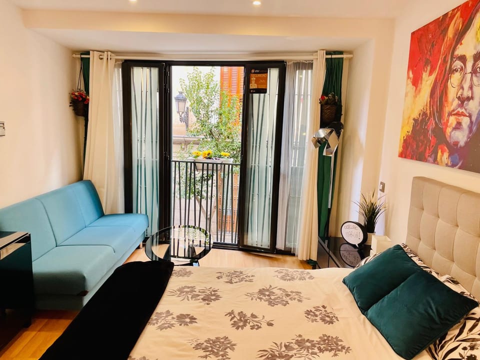 Photo of the whole room