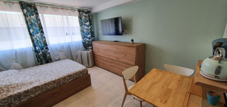 Studio confort, plages proche, wifi, 2 lits - FAME MARINA BAIE DES ANGES Apartment in Villeneuve-Loubet