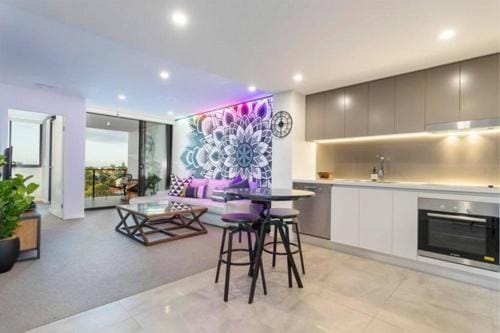 Inner city 1 bedroom Apartment with Rooftop pool and Parking - Serain Residences Apartment in Brisbane