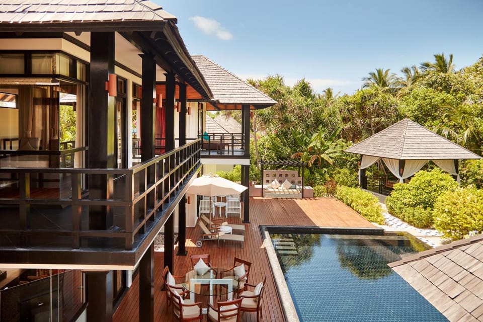 View (from property/room), Balcony/Terrace, Pool view, sunbed