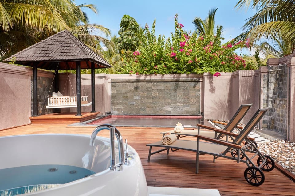 Bathroom, sunbed