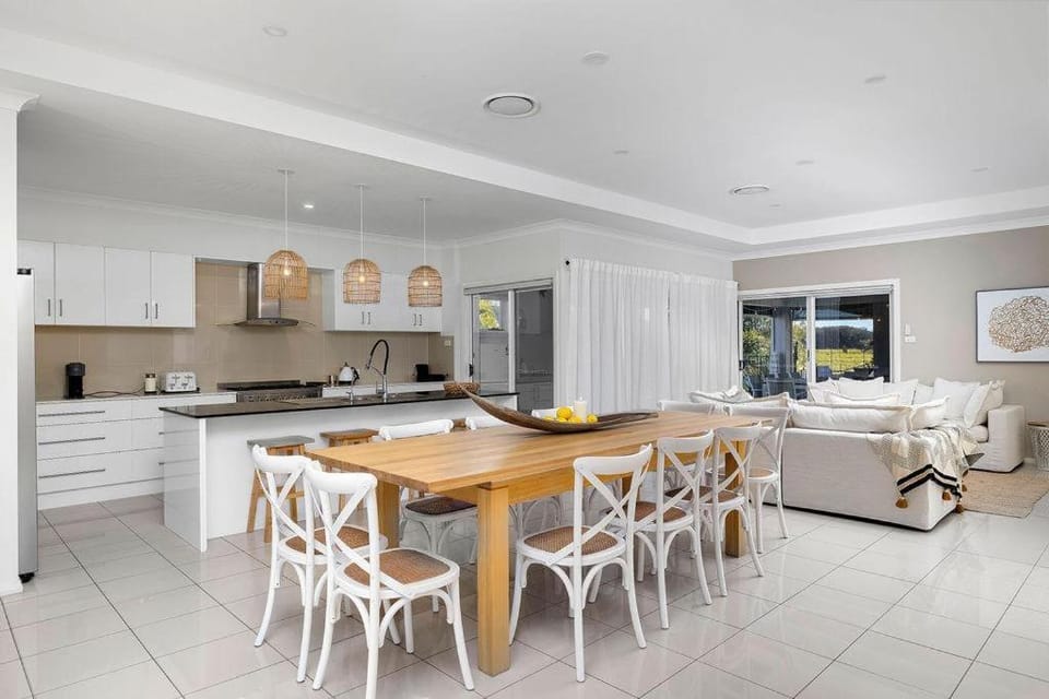 The Home Resort - Heated Pool and Tennis Court House in Boat Harbour
