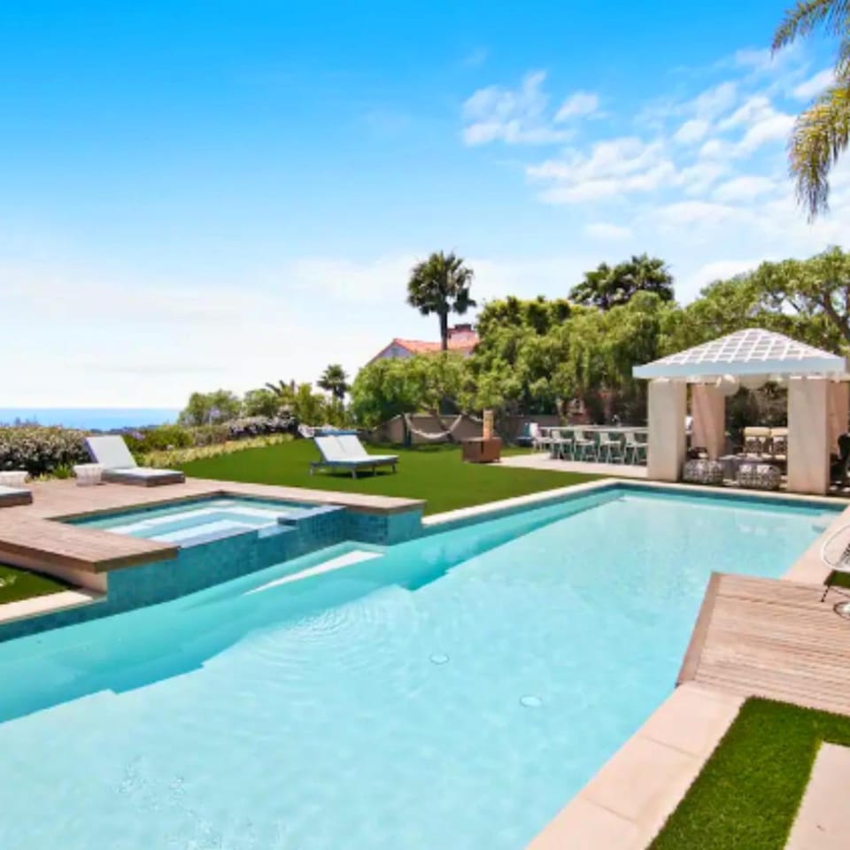 Swimming pool, Swimming pool