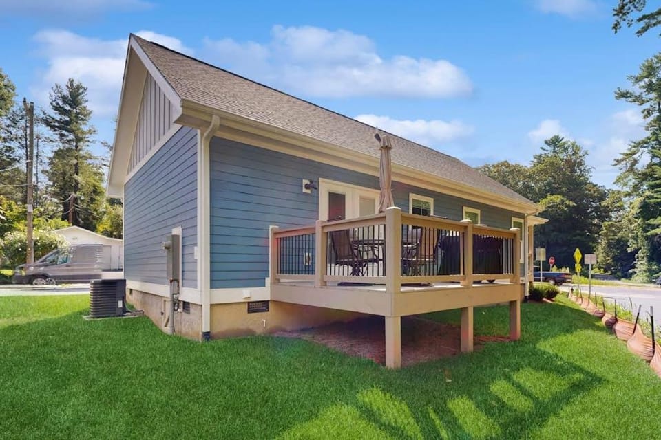 Blue House on Blythe House in Hendersonville