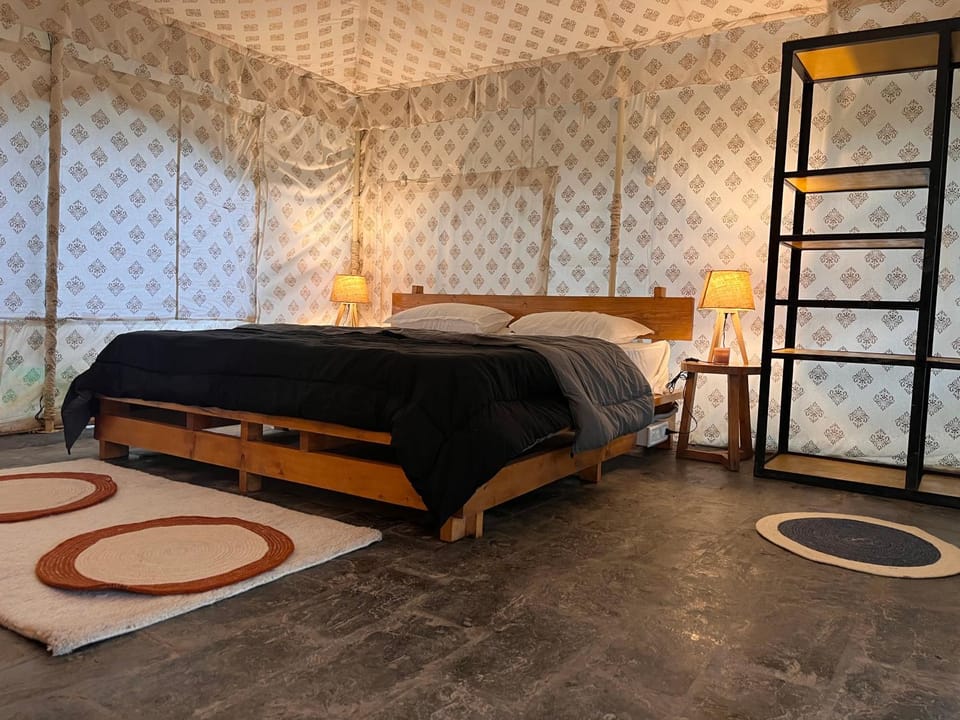 Bed, Photo of the whole room, Bedroom