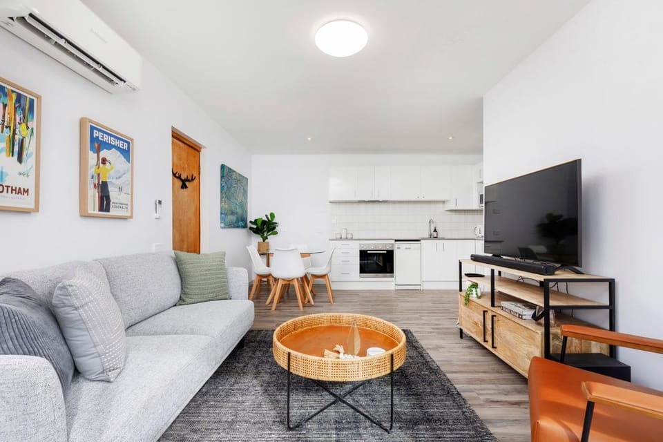 Kooringa 4 - 2BR Apartment l Lake Views l Central Location l BBQ l WiFi l Air-Con Apartment in East Jindabyne