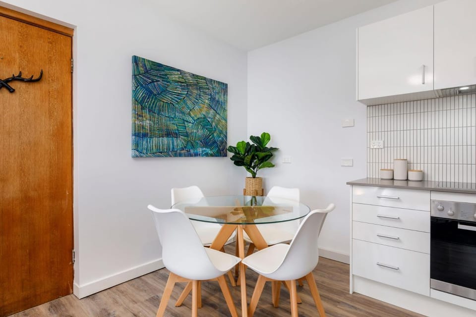 Kooringa 4 - 2BR Apartment l Lake Views l Central Location l BBQ l WiFi l Air-Con Apartment in East Jindabyne