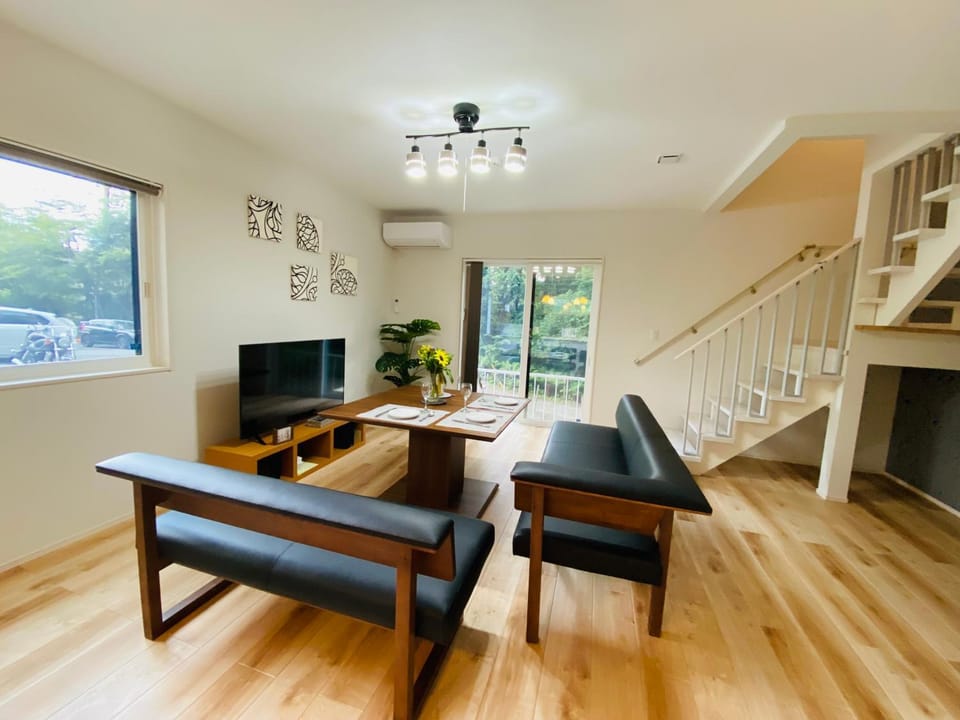 Living room, Dining area