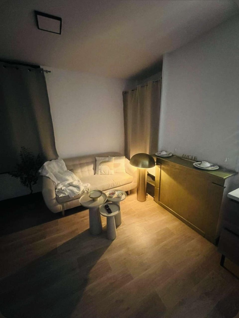 Loft ravissant 45m2 Jacuzzi RVB NIGHT 2 ÉTABLISSEMENT FERMÉ DÉFINITIVEMENT Apartment in Amiens
