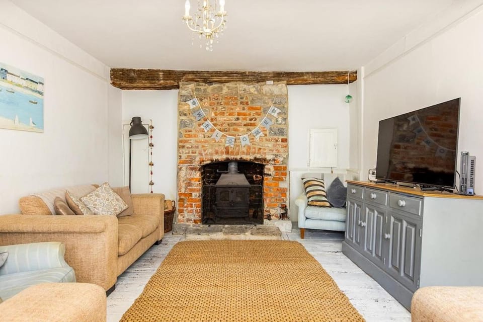 Fermaine, 50m from sea, garden, dogs, town centre House in Lyme Regis