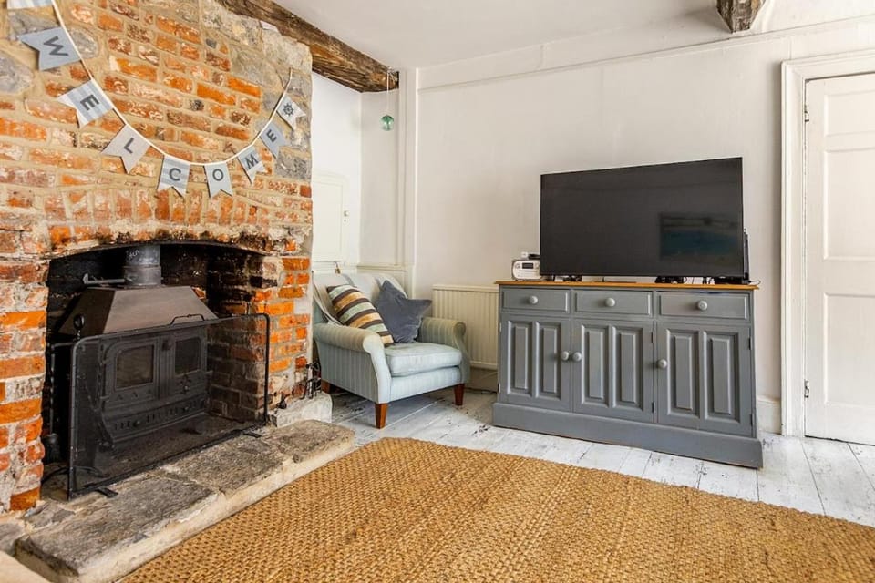 Fermaine, 50m from sea, garden, dogs, town centre House in Lyme Regis
