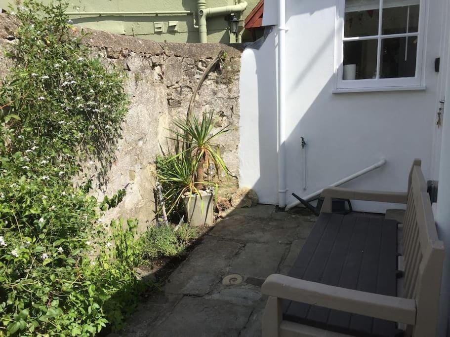 Fermaine, 50m from sea, garden, dogs, town centre House in Lyme Regis