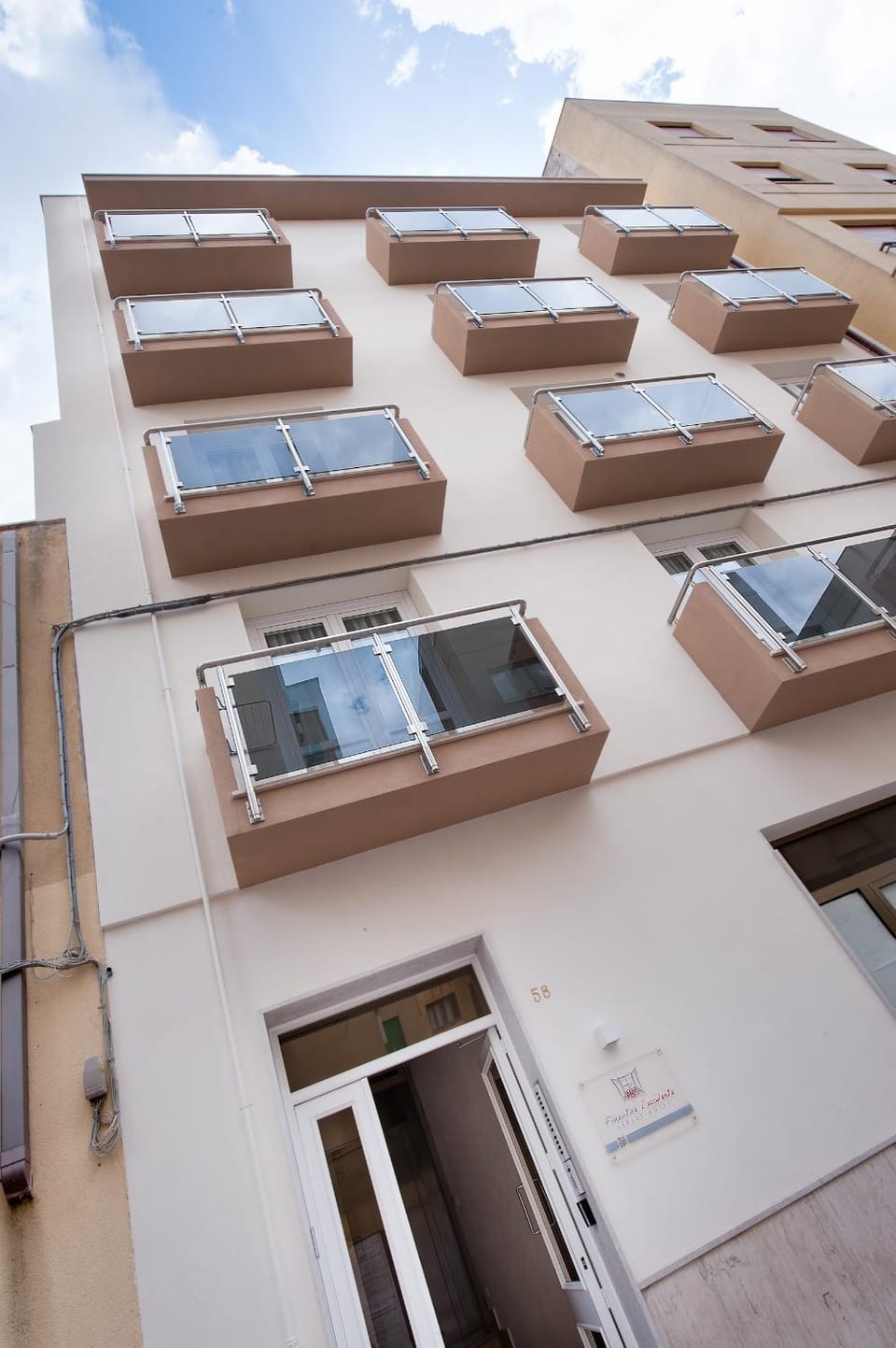 Property building, Facade/entrance