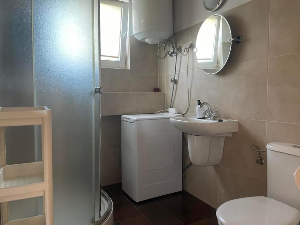 Bathroom, washing machine
