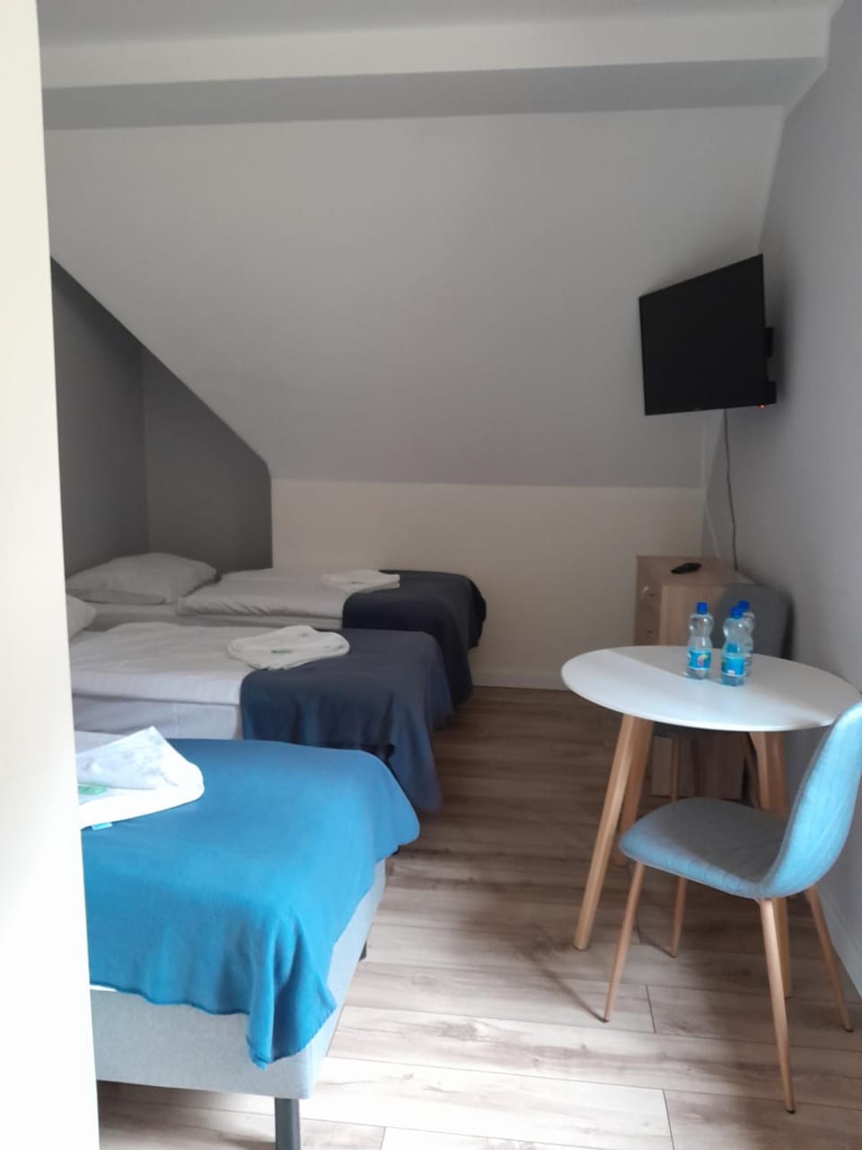 TV and multimedia, Photo of the whole room, Bedroom
