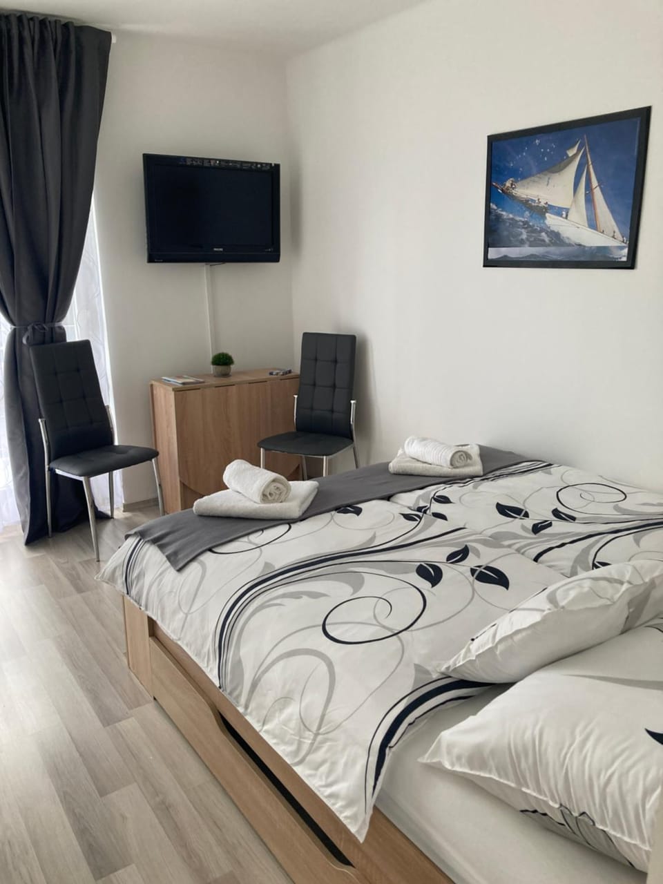 Photo of the whole room