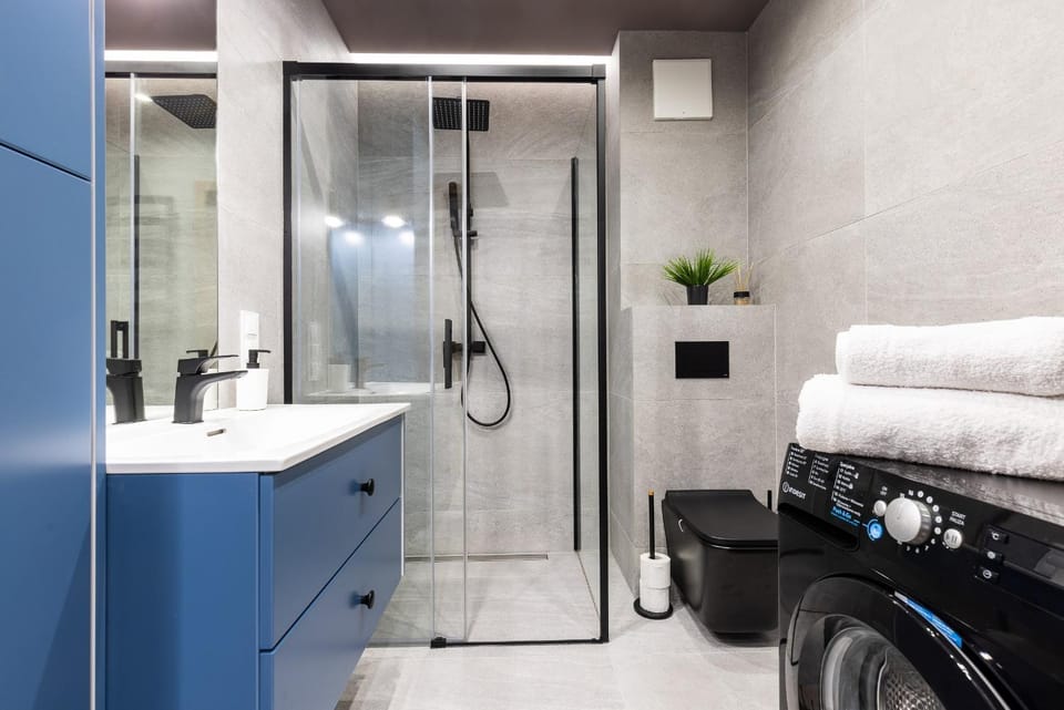 Shower, Bathroom, towels, washing machine