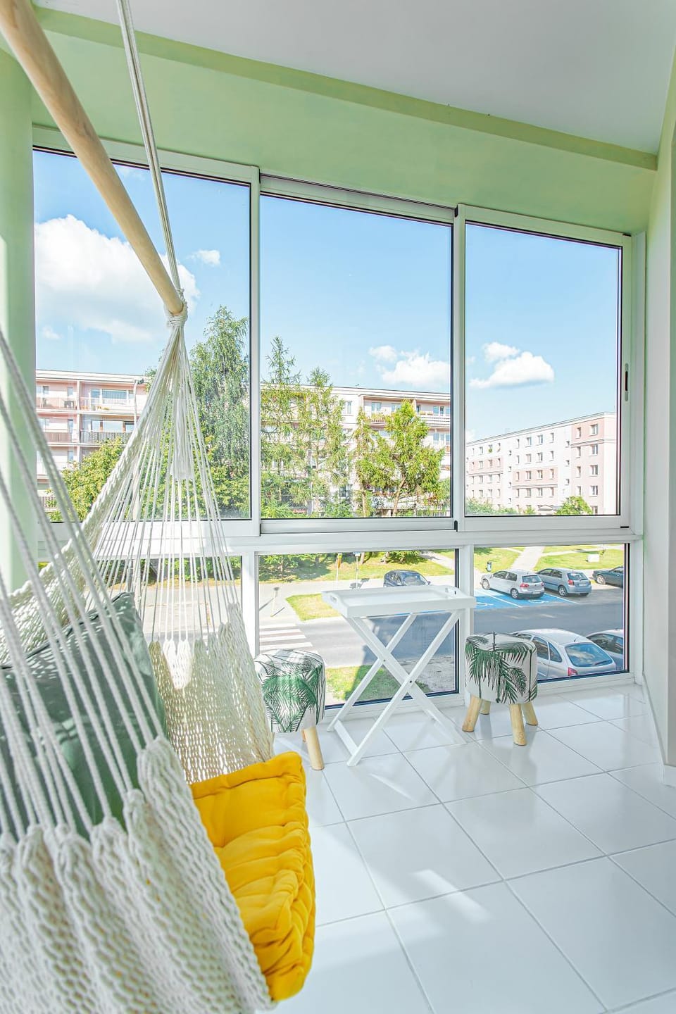 Balcony/Terrace, Street view