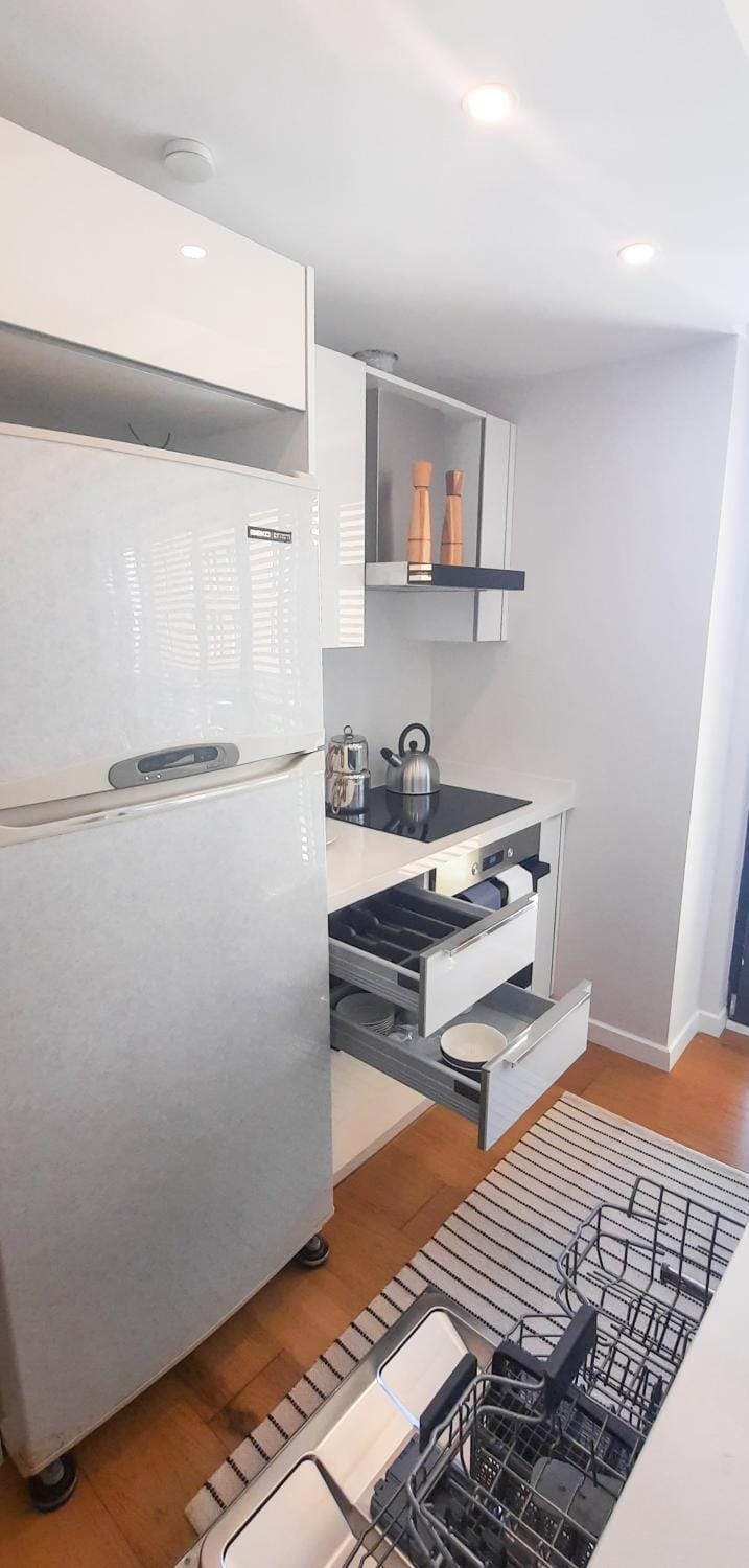 Kitchen or kitchenette, Dining area, Communal kitchen