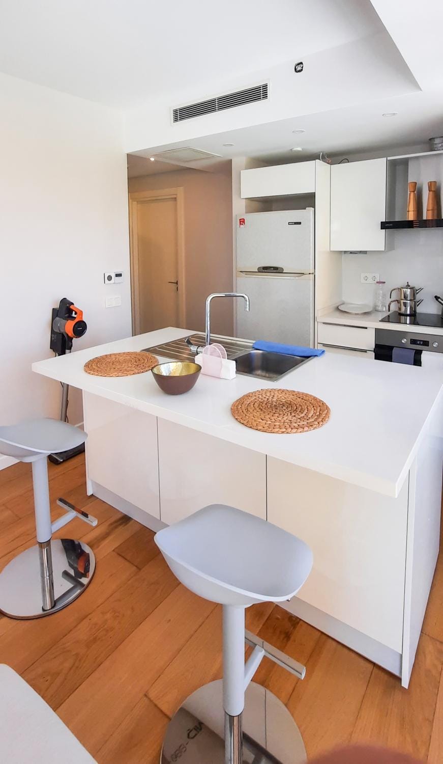 Kitchen or kitchenette, Dining area, Communal kitchen