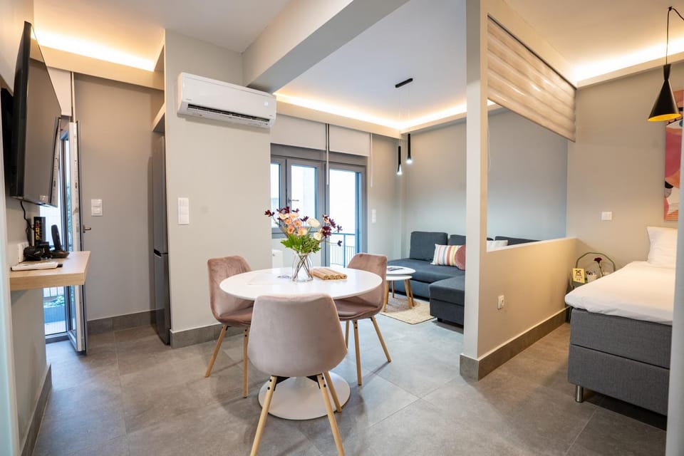 Living room, Seating area, Dining area