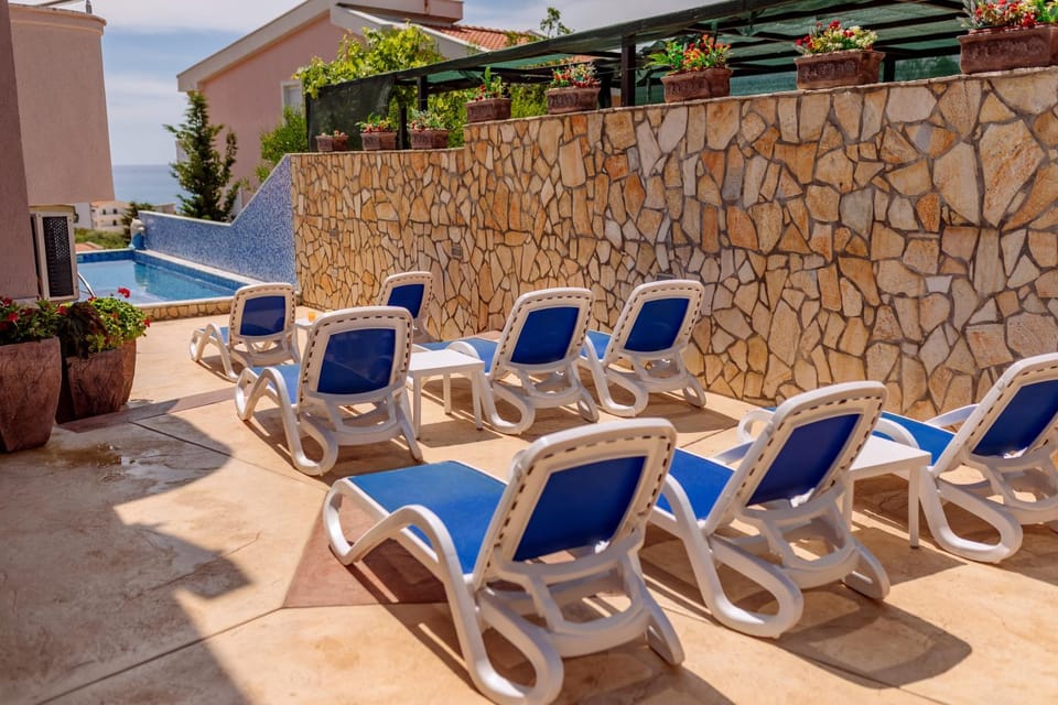 Day, Pool view, Swimming pool, sunbed