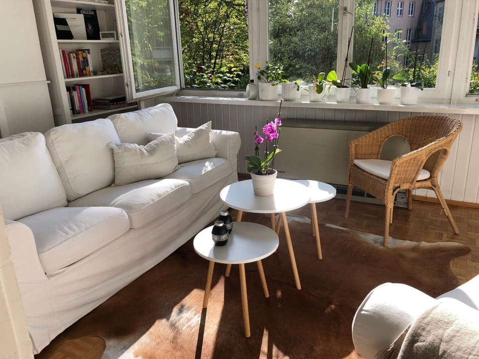 Living room, Seating area