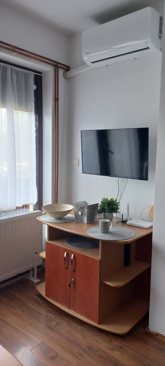 TV and multimedia, air conditioner