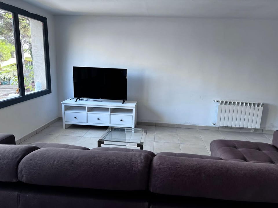 TV and multimedia, Seating area