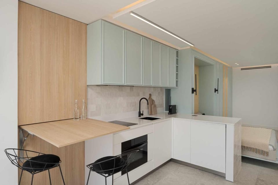 Bed, Coffee/tea facilities, Kitchen or kitchenette, Dining area, stove