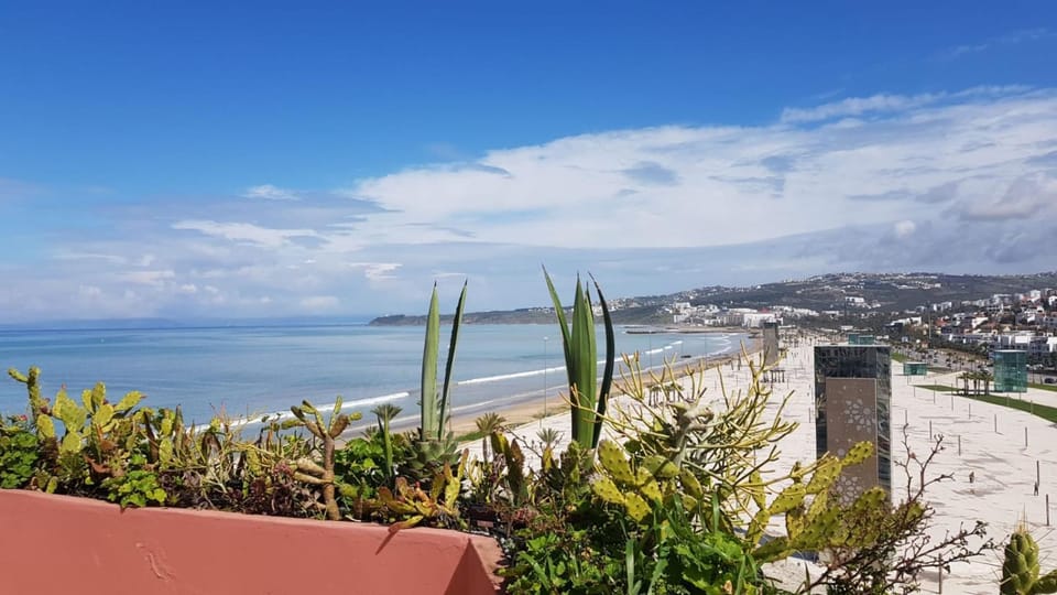 Appartement bord de mer et piscine en option Apartment in Tangier