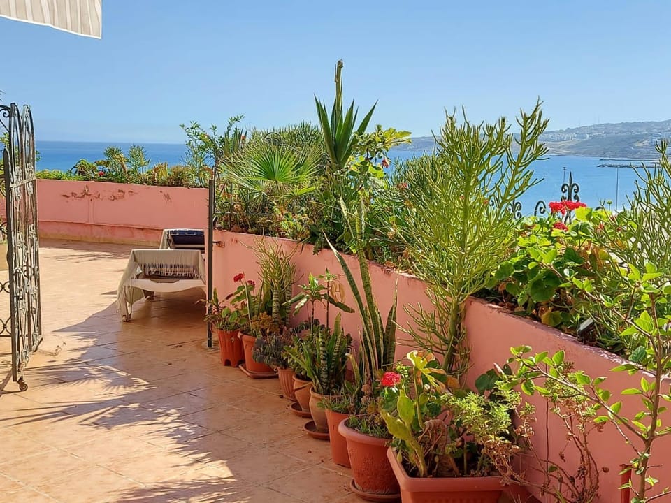 Appartement bord de mer et piscine en option Apartment in Tangier