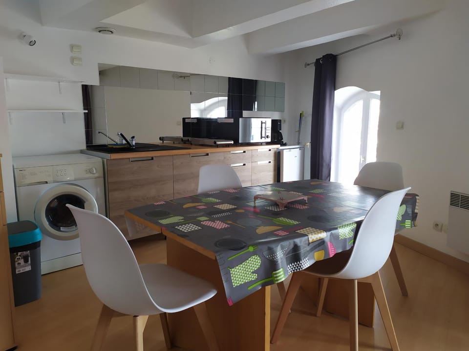 33 m2 face au port de Sète, Centre ville Apartment in Occitanie