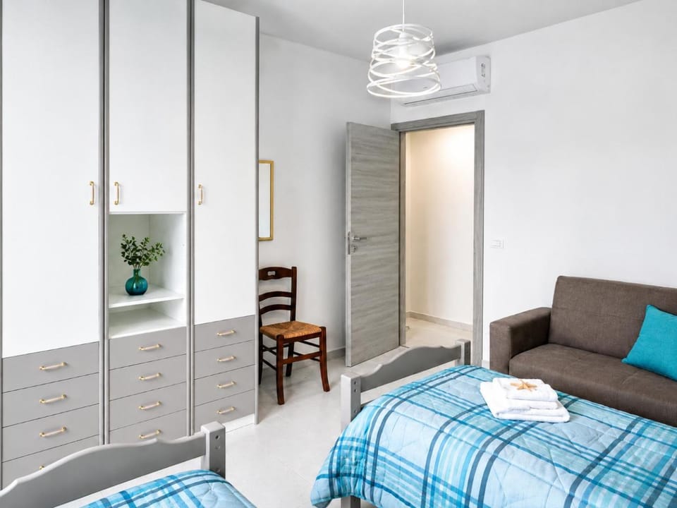 Bedroom, towels, towels