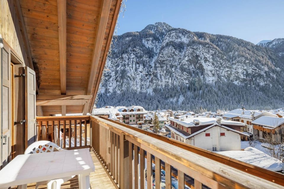 Winter, Balcony/Terrace, Mountain view