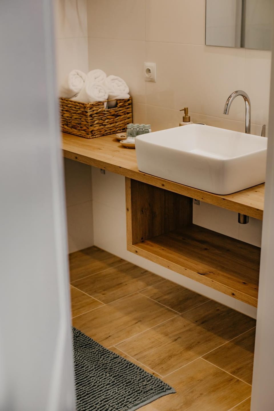 Bathroom, heating, towels