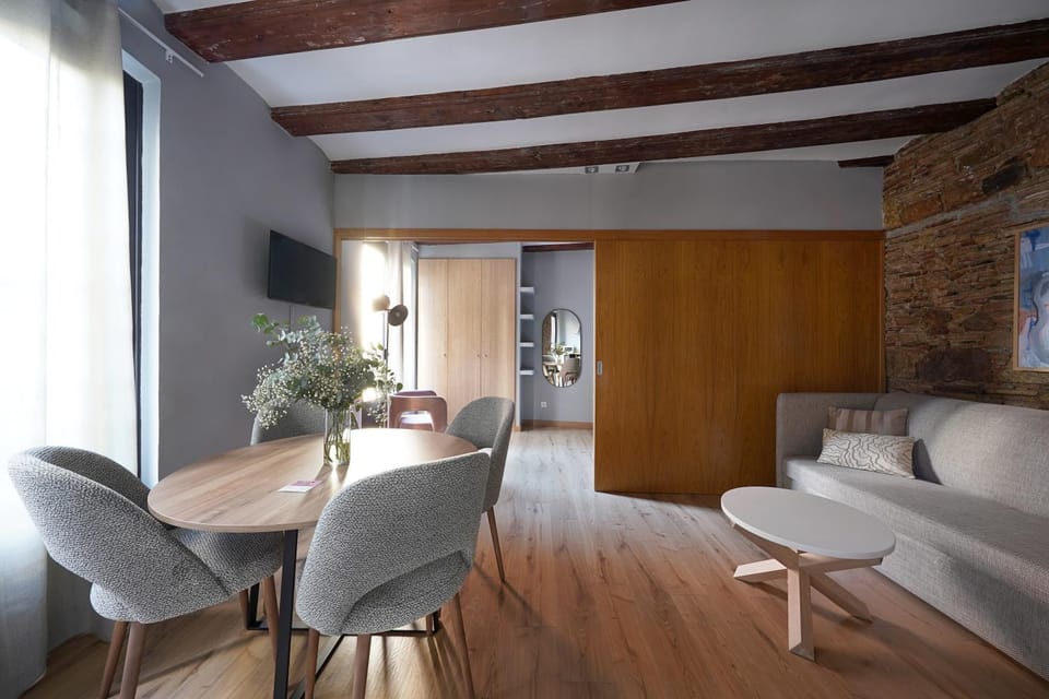 Living room, Dining area