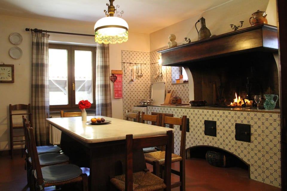 Dining area, kitchen