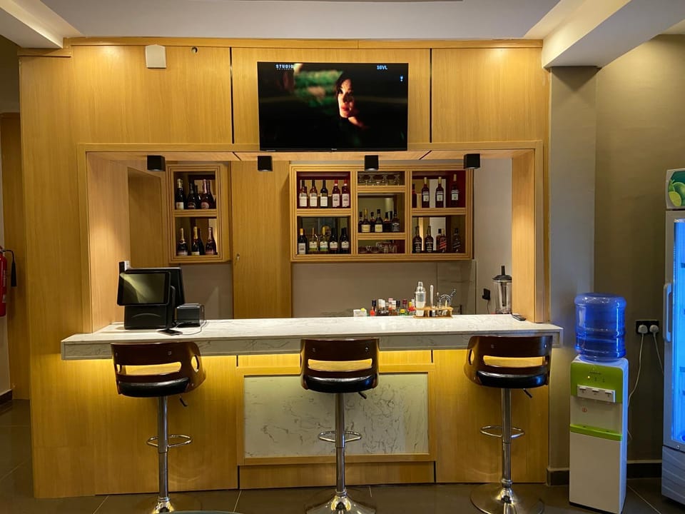 Lounge or bar, Drinks